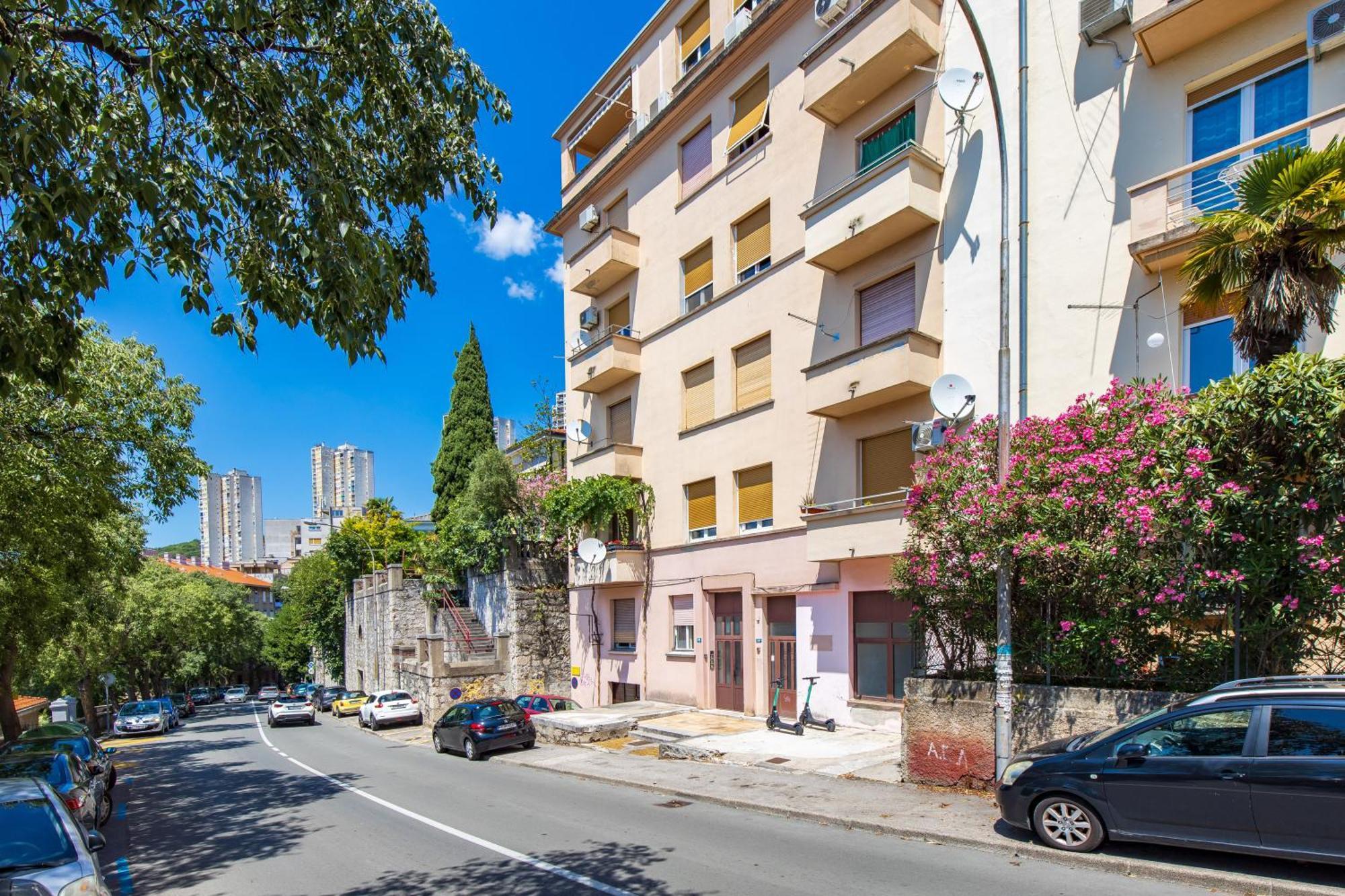 Apartment Tiziano-Belveder With Private Garage Rijeka Exterior photo